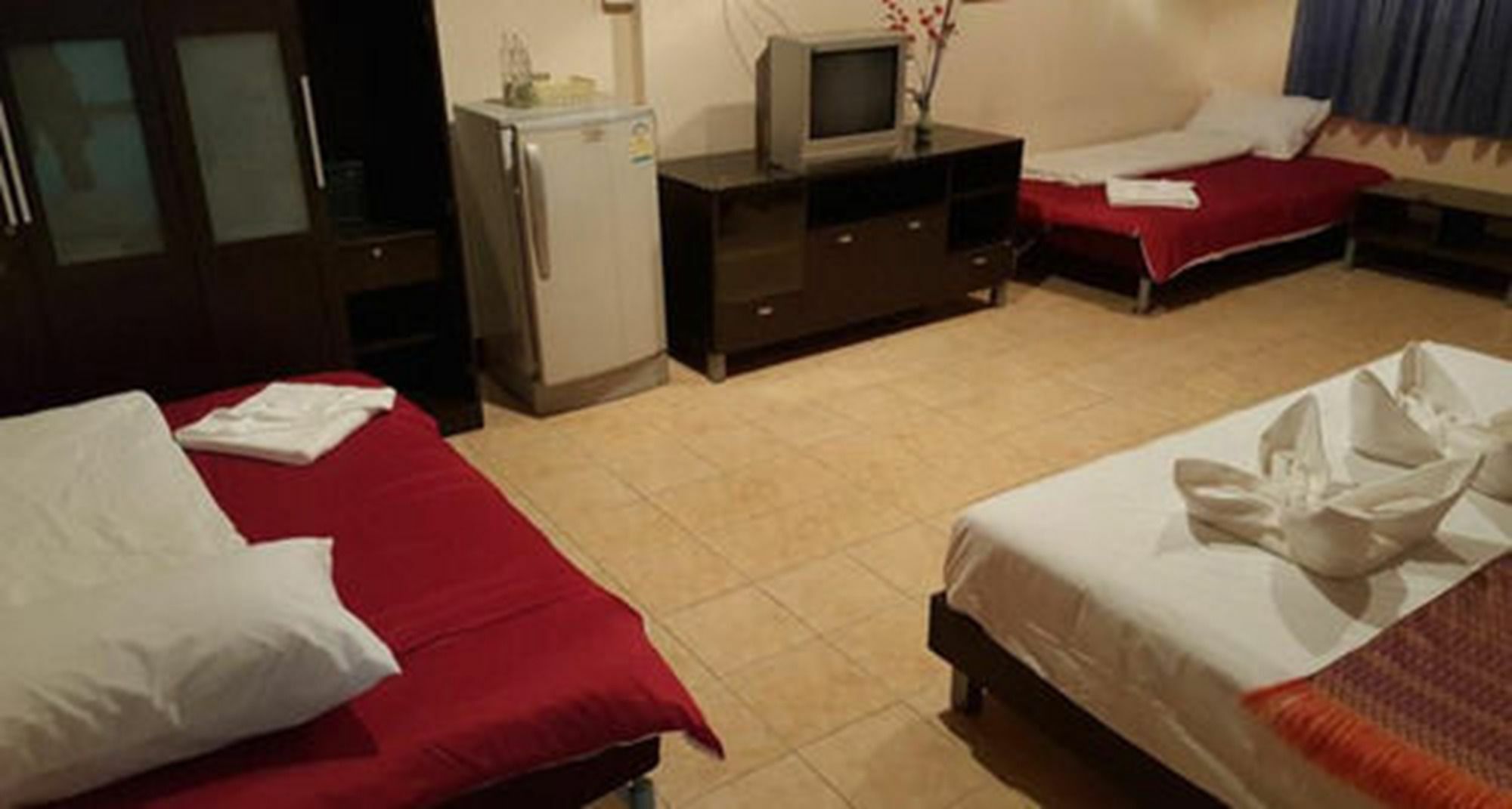 Ferb Guest House Patong Luaran gambar
