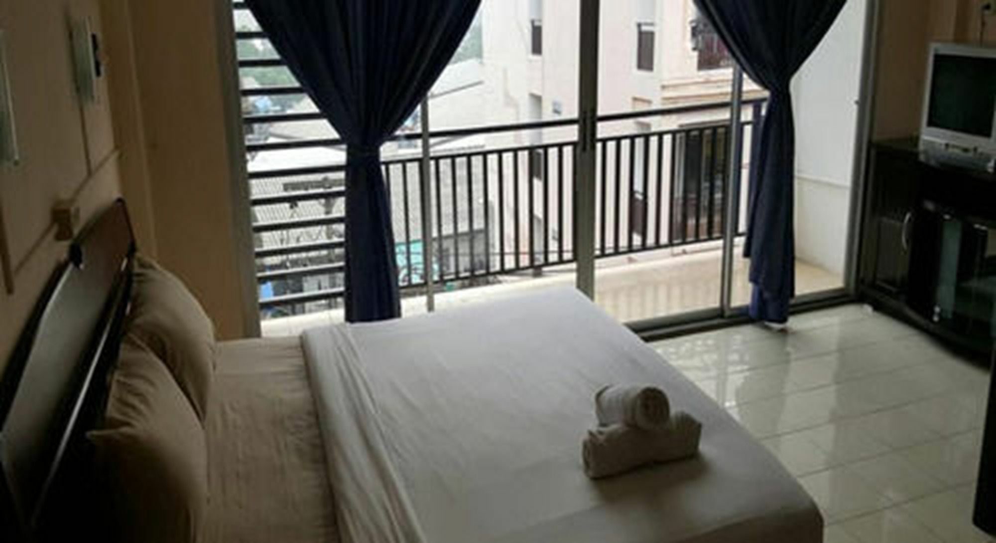 Ferb Guest House Patong Luaran gambar